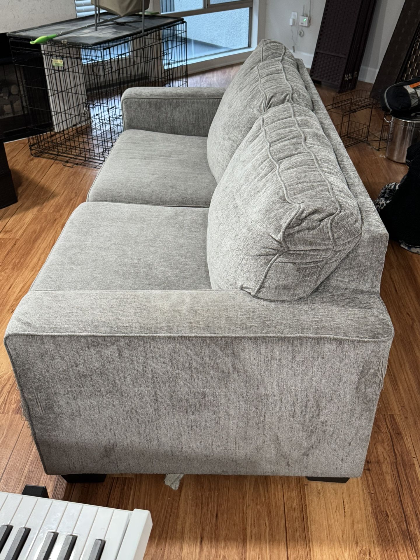 Couch With Queen Size Pull-out Bed 