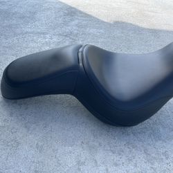 2025 Kawasaki Vulcan VN 900 Seat