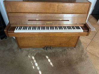 Vintage 1970 Yamaha Upright Piano – Original Finish – Yamaha Jazz Piano