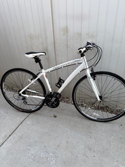 Diamondback Clarity Hybrid Bike