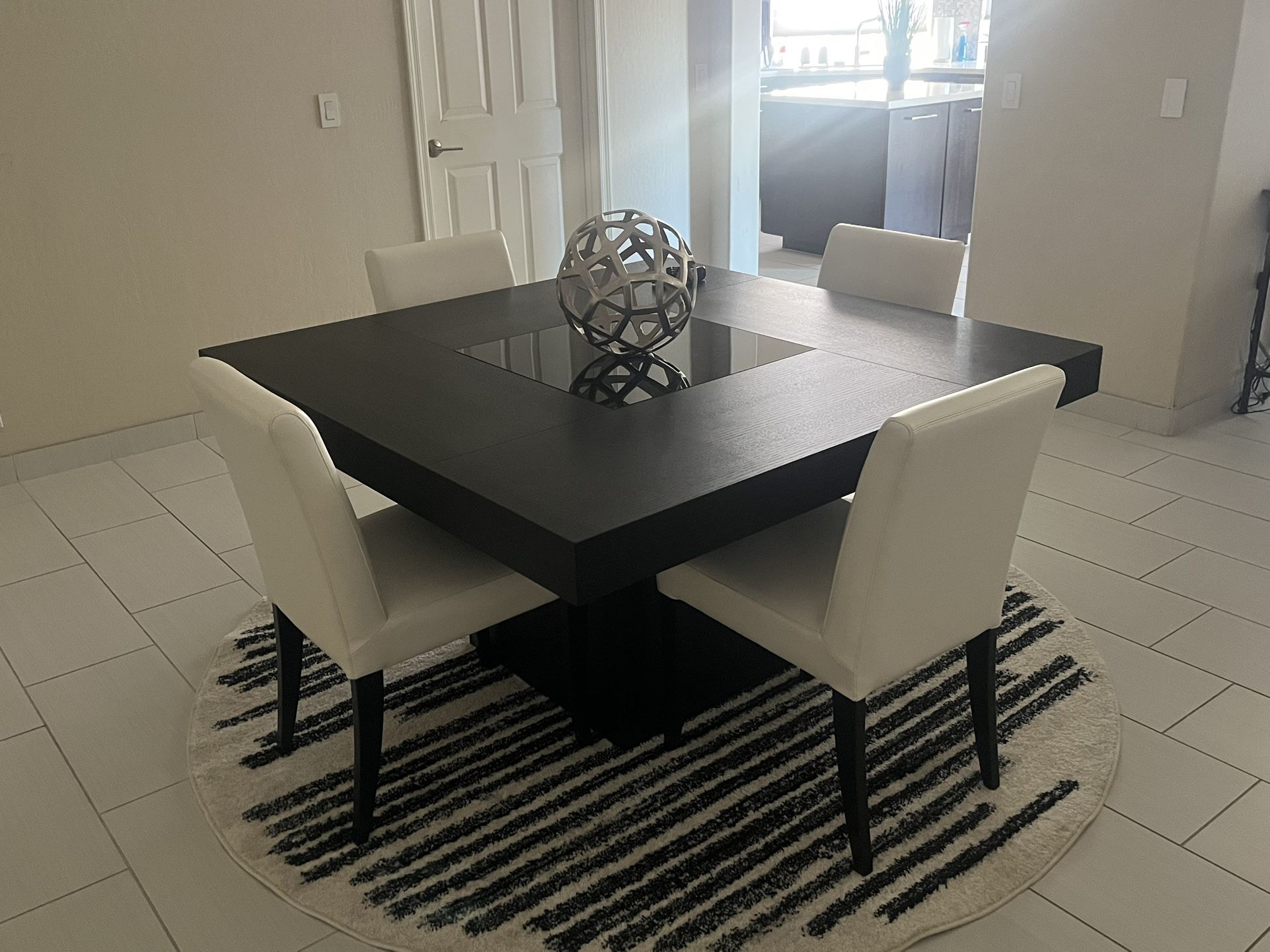 Copenhagen Dining Table W-Chairs and Rug