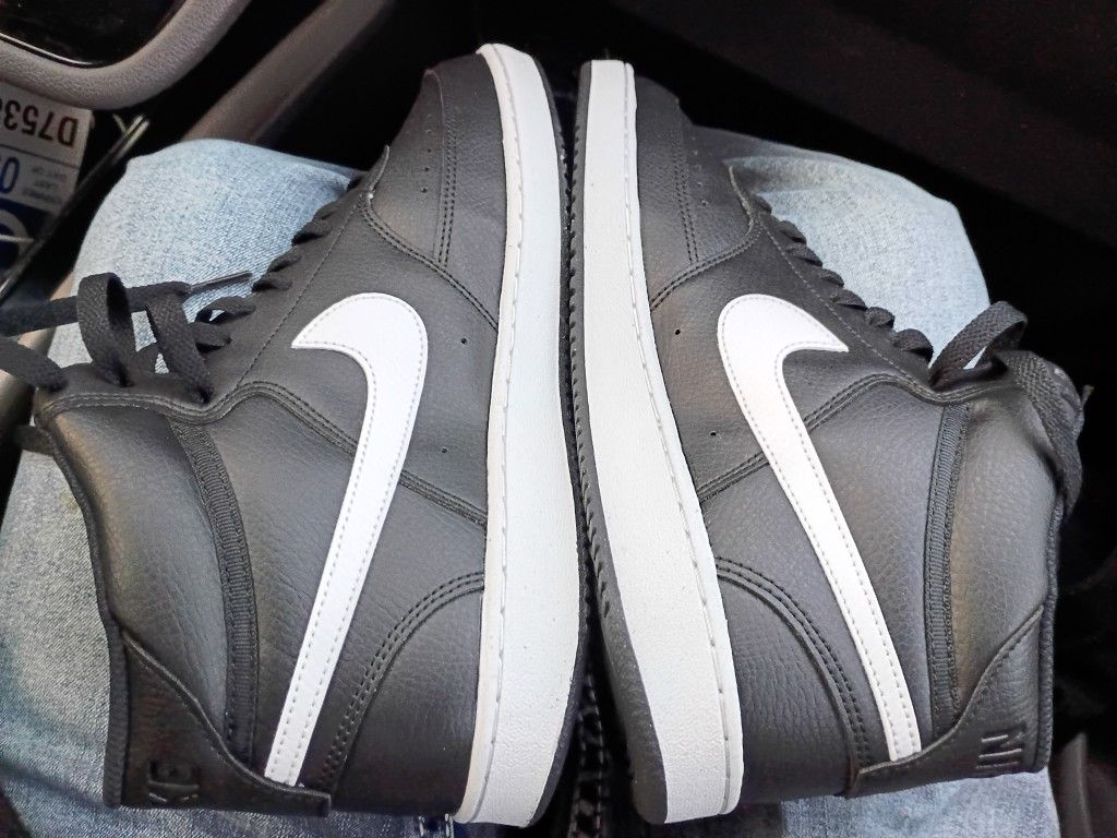 NIKE COURT VISIONS B/W 10.5