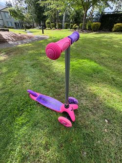 Voyager 3 wheel Kick Scooter Light Up wheels+Tbar-Pink/Purple (got new only used for few times)