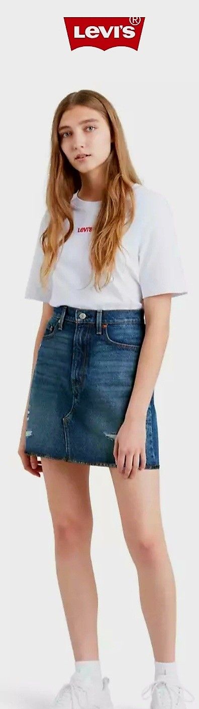 Levi's☆SuperCute☆High Waisted Denim Skirt☆Medium Wash☆Size 26
