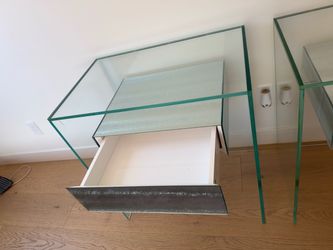 Floating drawers