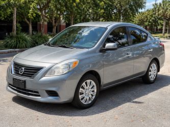 2013 Nissan versa