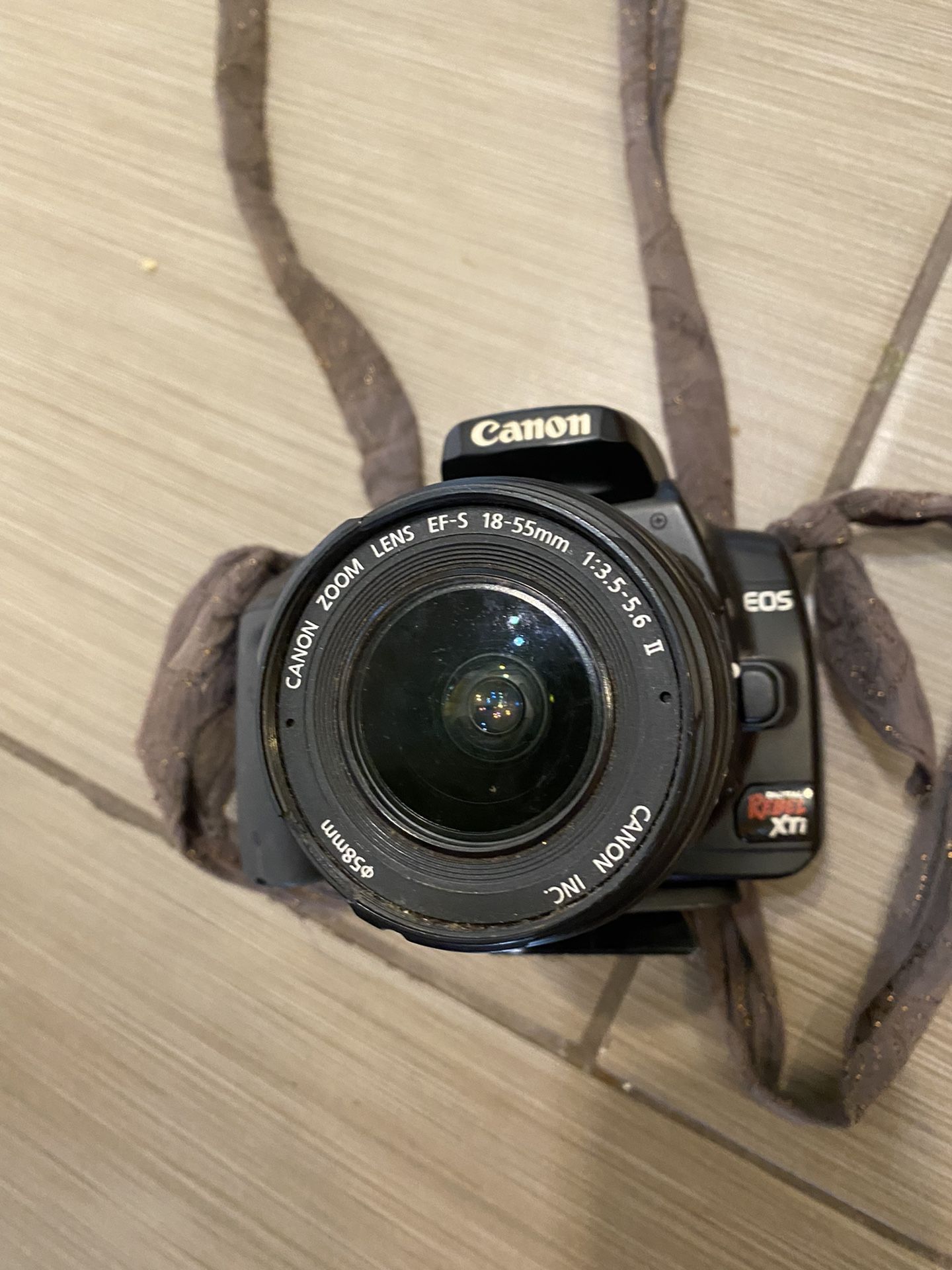 Camera Canon Rebel XTi DSLR Camera with EF-S 18-55mm f/3.5-5.6 Lens