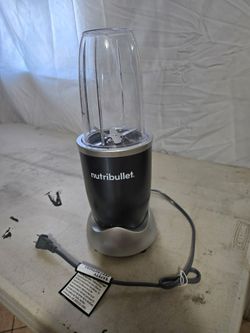 Semi-new NutriBullet works perfect 