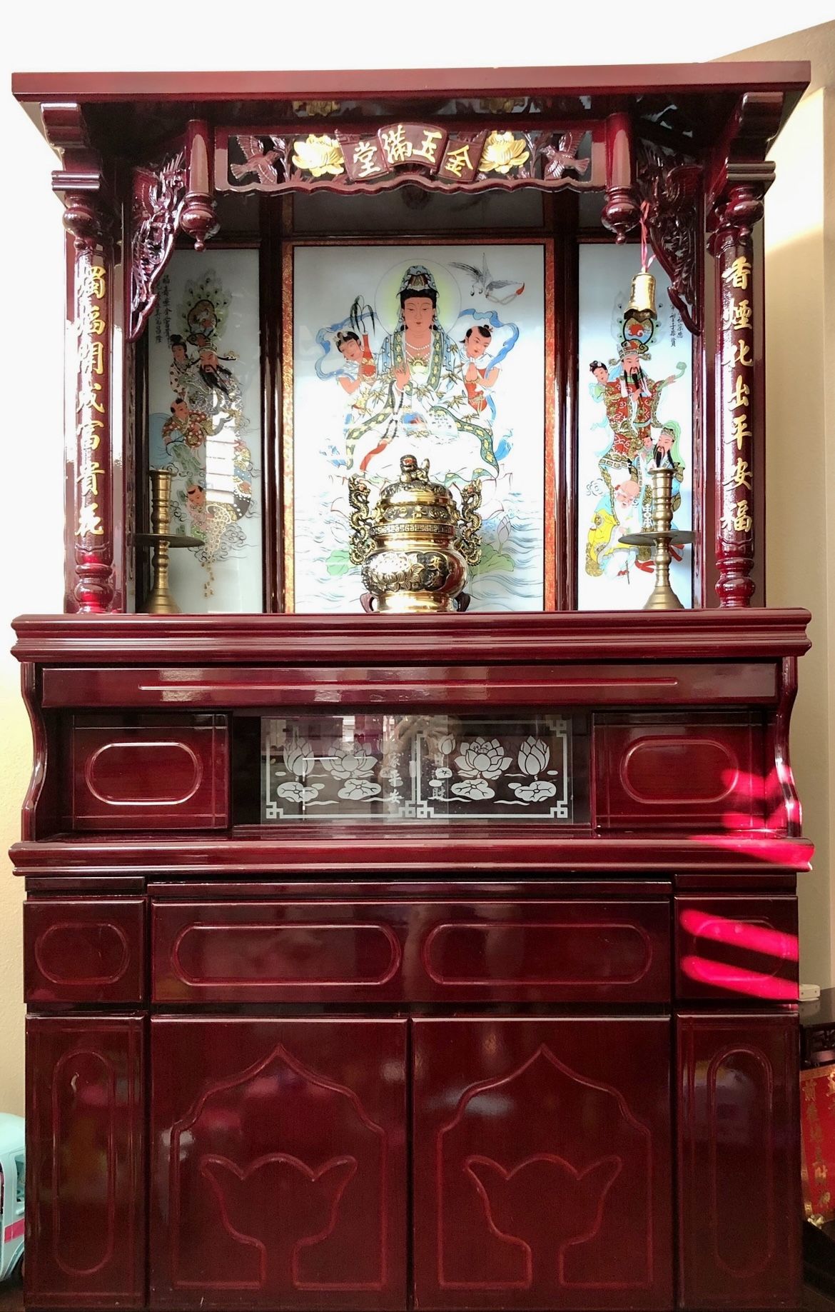 Moving Out State Sale Cabinet Furniture Altar Vintage Shrine Buddha Glossy Mahogany Rosewood Cabinet Very good Condition, Can Delivery Less 15 Miles
