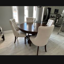 Raymour & Flanigan Dining Set