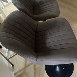 3 Bar Stools 2 Brown And 1 Clear