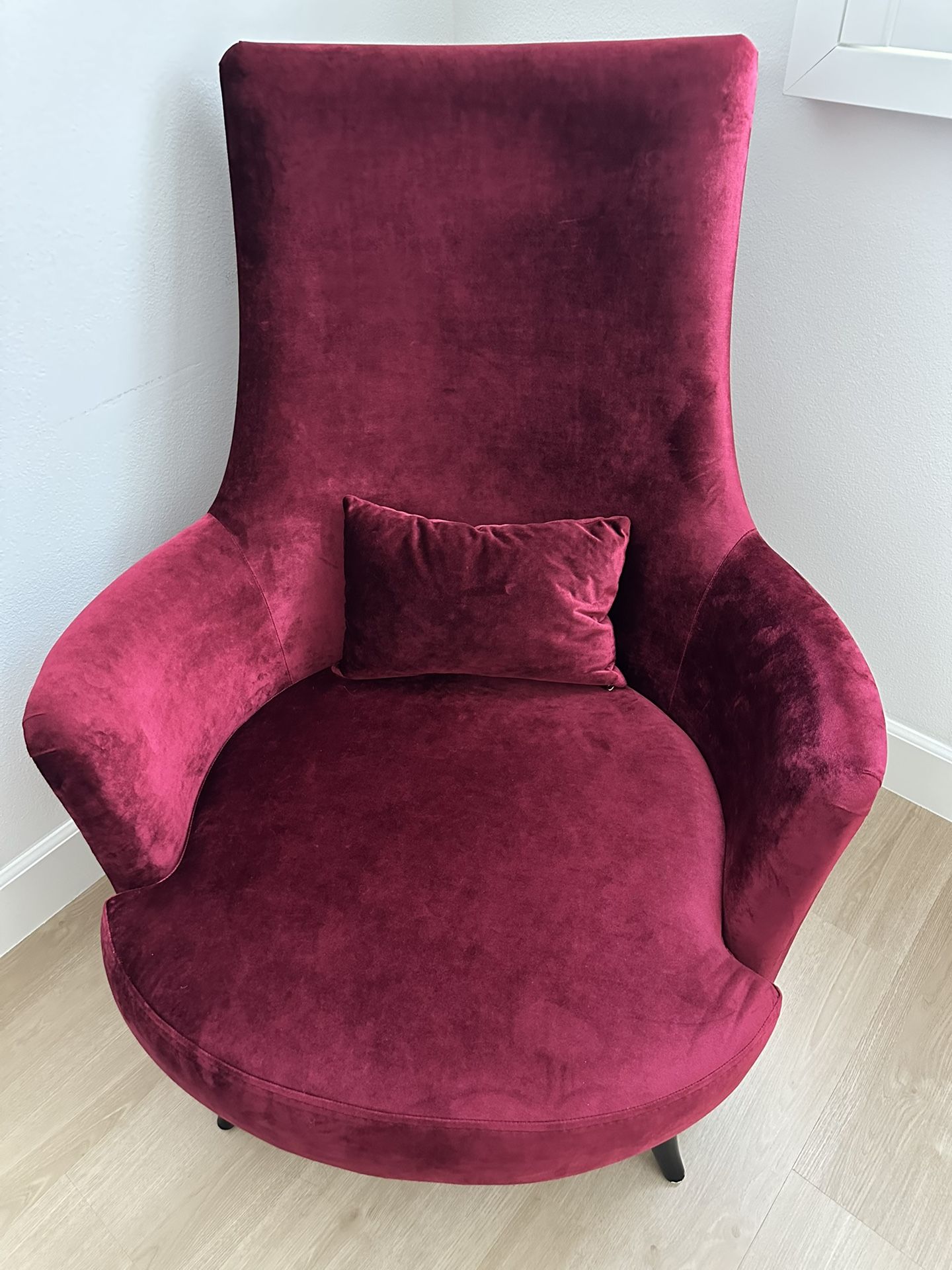 Set of 2 Modern Velvet Accent Chairs – Burgundy – Excellent Condition
