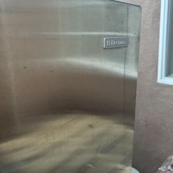 Fridge and freezer