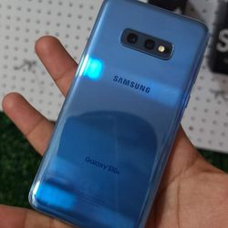 Samsung Galaxy S10e , 128GB  , Factory Unlocked,  Excellent Condition Like New 
