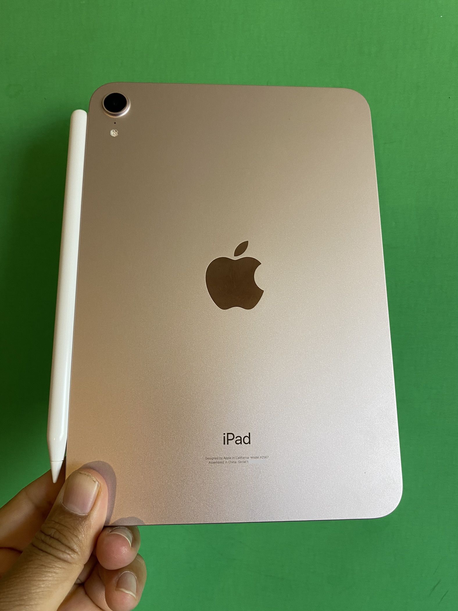 256GB Apple Ipad Mini 6th Generation (Latest Model/ 8.3” Retina Display / pink) with stylus pen Keyboard case & Accessories