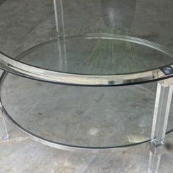 Round Coffee Table (ROOMS TO GO)