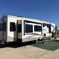 2018 Palimino Columbus 383FB