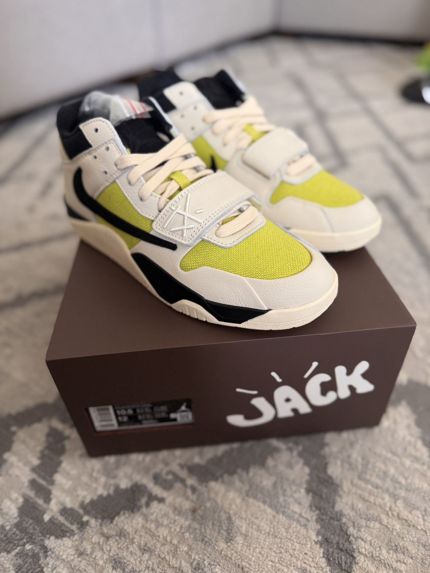 Sz 10.5M | Travis Scott x Jordan Jumpman Jack  CJ1 T-Rexx 'Bright Cactus' 