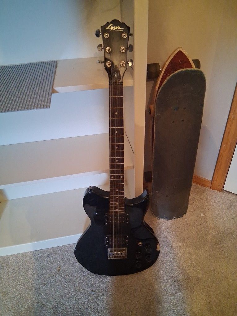 Lyon Washburn Guitar 120$ Obo