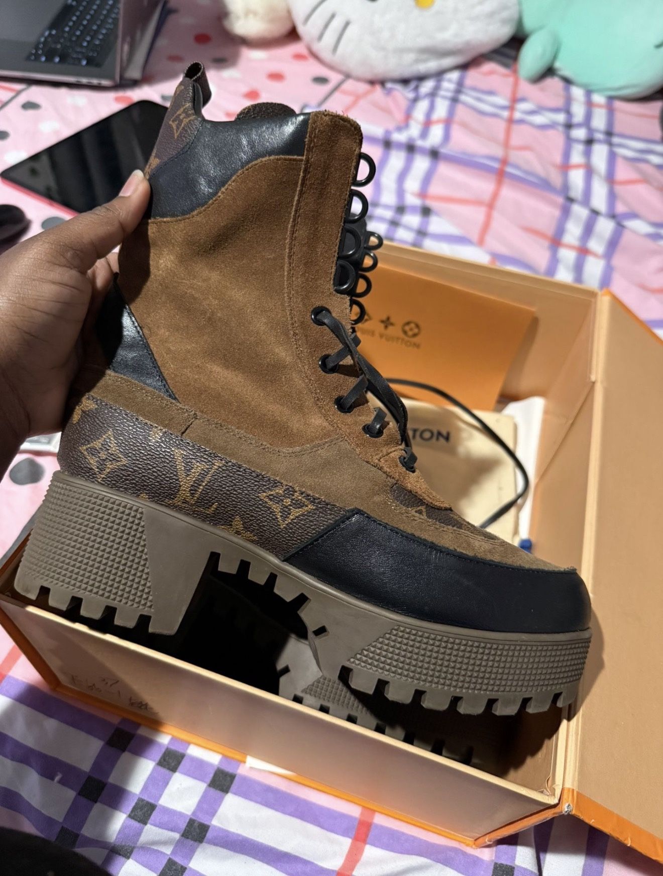 Louis Vuttion Laureate desert boot