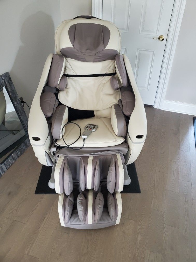 Massaging chair