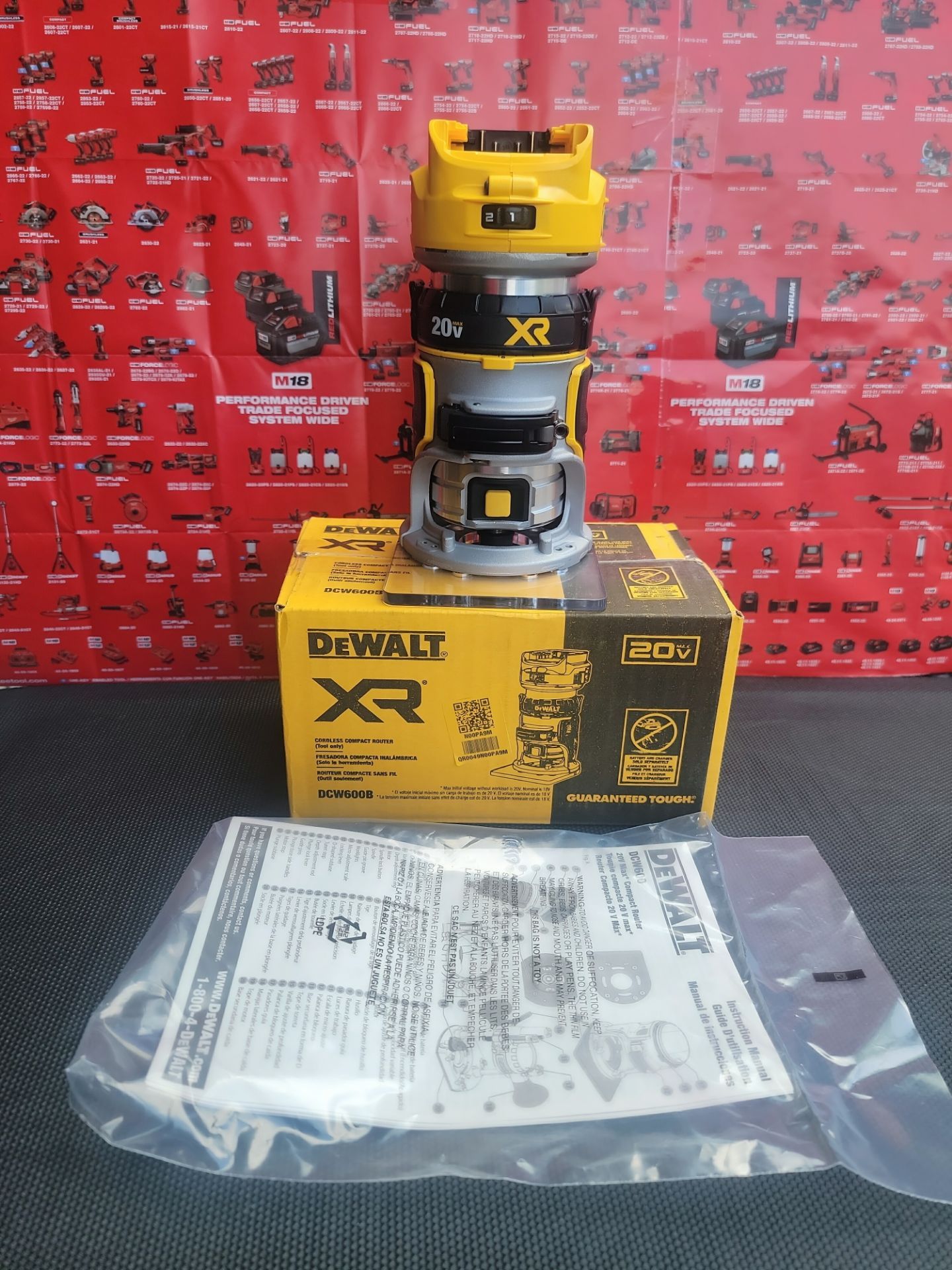 DEWALT 20V MAX XR CORDLESS BRUSHLESS FIXED BASE COMPACT ROUTER ( TOOL ONLY )
