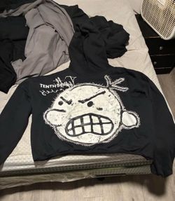 tenth series cropped hoodie size L