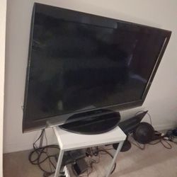 Toshiba 2011 TV For Sale $ 40 Must Collect 