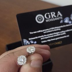 Brand new moissanite earrings s925 silver