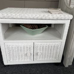 End Table/ Entertainment Stand 