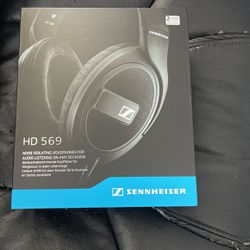 Brand New Sennheider Hd 569 Noise Isolating Headphones