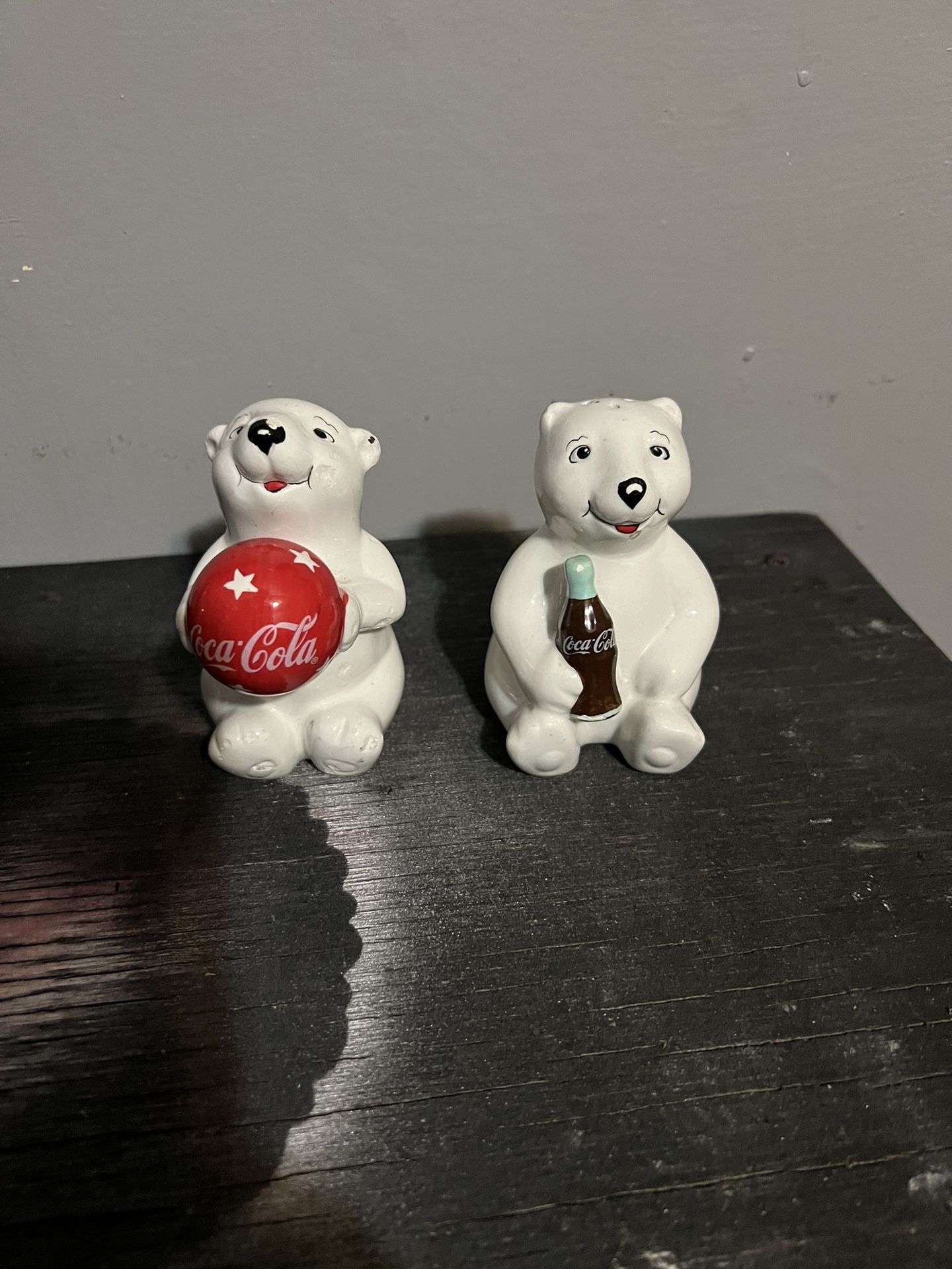 Coca-Cola Coke Vintage Ceramic Polar Bear Salt & Pepper Shaker Set Coca Cola $8.99