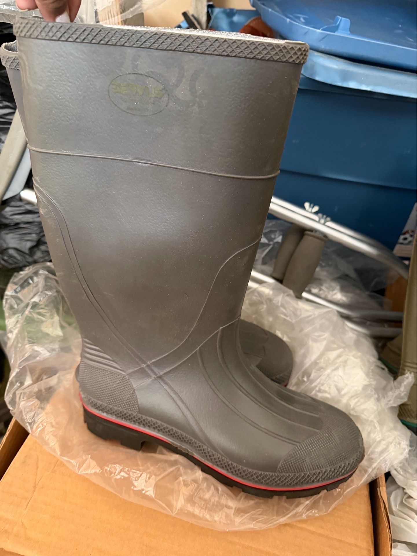 Men’s boots size 12