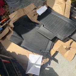New set of floor mats for Ford Explorer