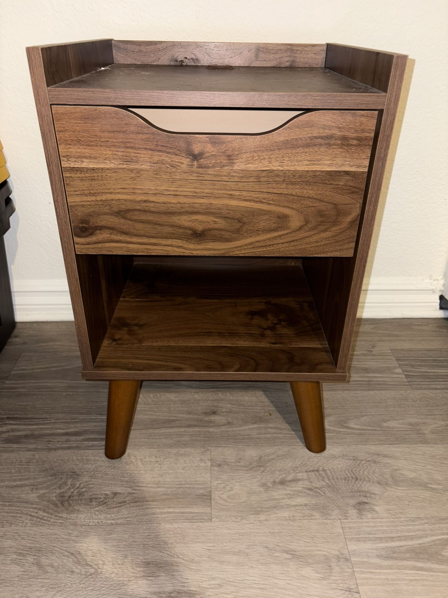 Wood End Table / Night Stand