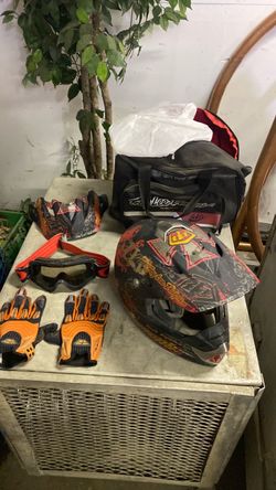 Motorcycle helmet/ dirtbike helmet
