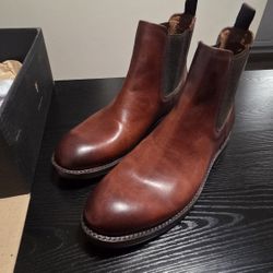 Frye Boots NEW 8.5 M 