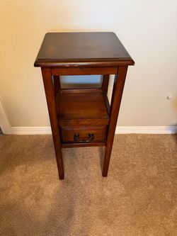 Mahogany Pier One Plant Stand / Side Table