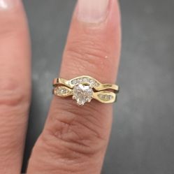 Heart Shaped Diamond Wedding Ring Set