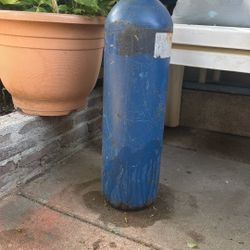 Helium Tank