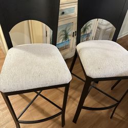 5 Solid Bar Stools