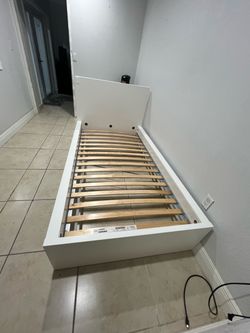 Twin bed