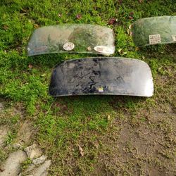 1969 VW Beetle Rear Window Glass 