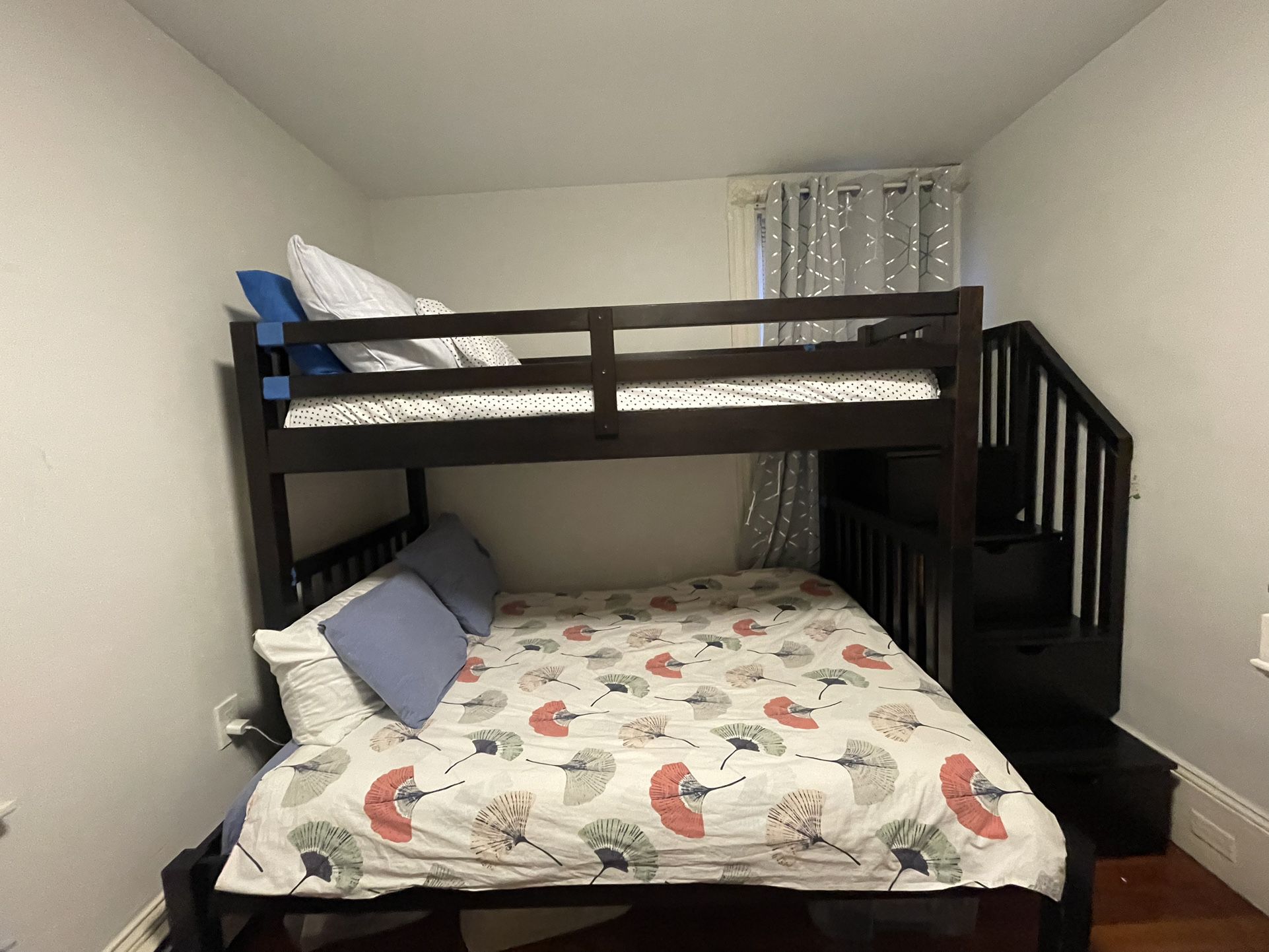 Twin over Full Bunk bed 