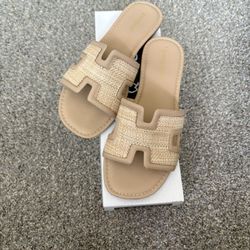 Sandal