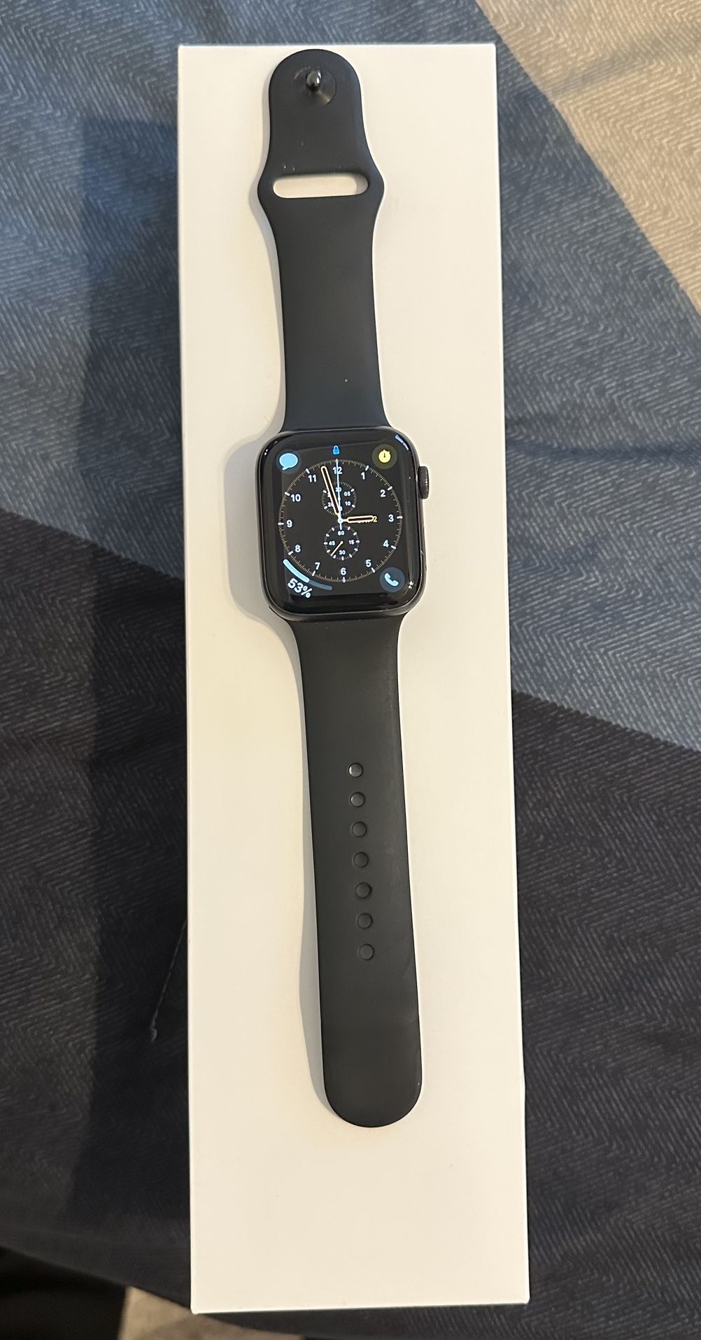 Apple Watch Series (GPS, 44mm) Space Gray Aluminum Case with