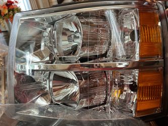 Passenger side headlight for 2004-2015 Nissan Titan / 2004-2007 Nissan Armada