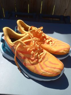 Hoka Mach Supersonic Running Shoes. Men's 9B