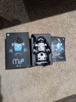 WowWee MIP Motion Gesture Control "Mip The interactive Robot"