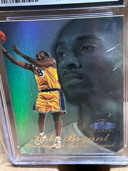 1997 Flair Row 3 Kobe Bryant graded  CGC 7.5